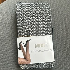 NWT Mixit Twist Scallop Tight - Black Grey Color